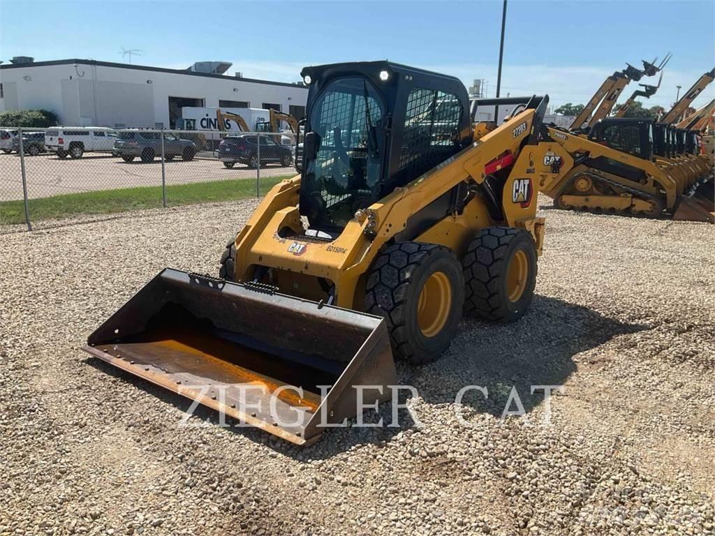 CAT 272D3 Smykem řízené nakladače