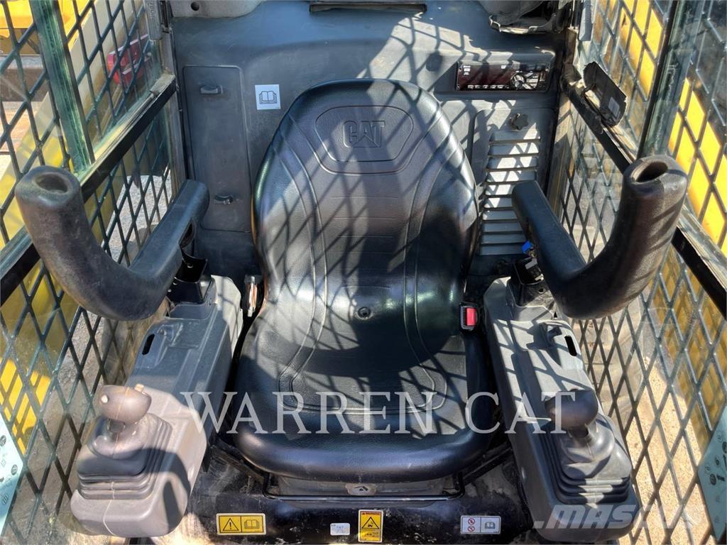 CAT 272D3 C3H1 Smykem řízené nakladače