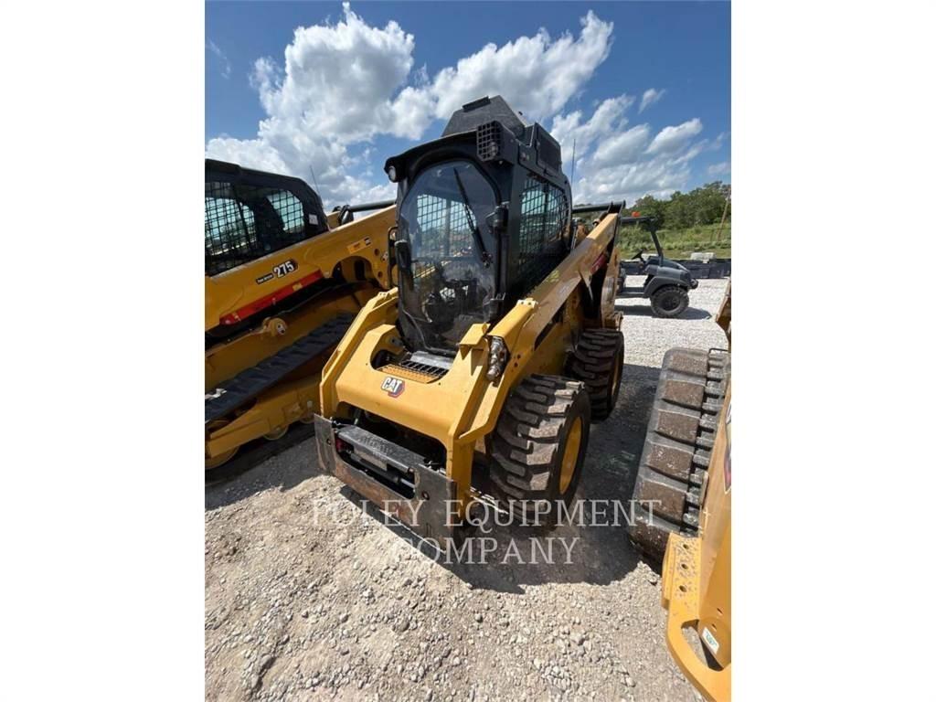 CAT 272D3XPS2C Smykem řízené nakladače