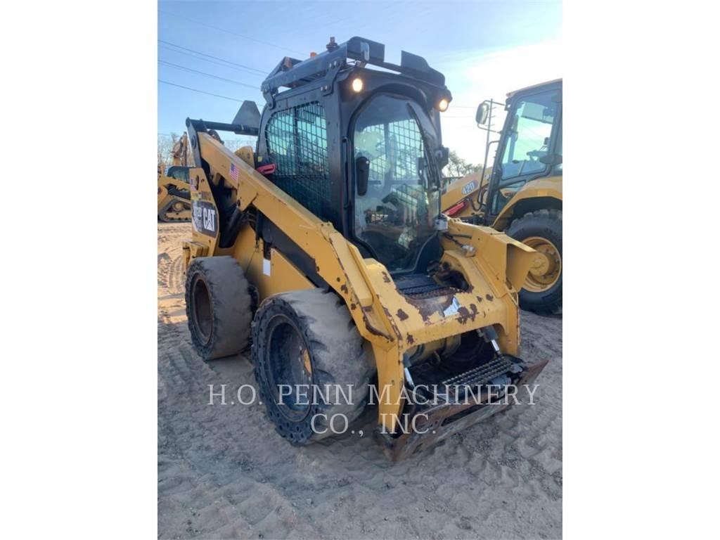 CAT 272DXHP Smykem řízené nakladače