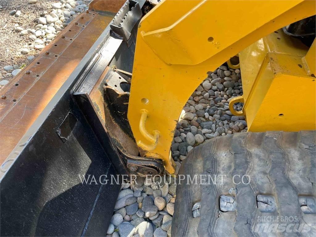 CAT 279D Pásové nakladače