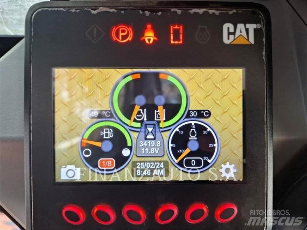 CAT 279D Smykem řízené nakladače