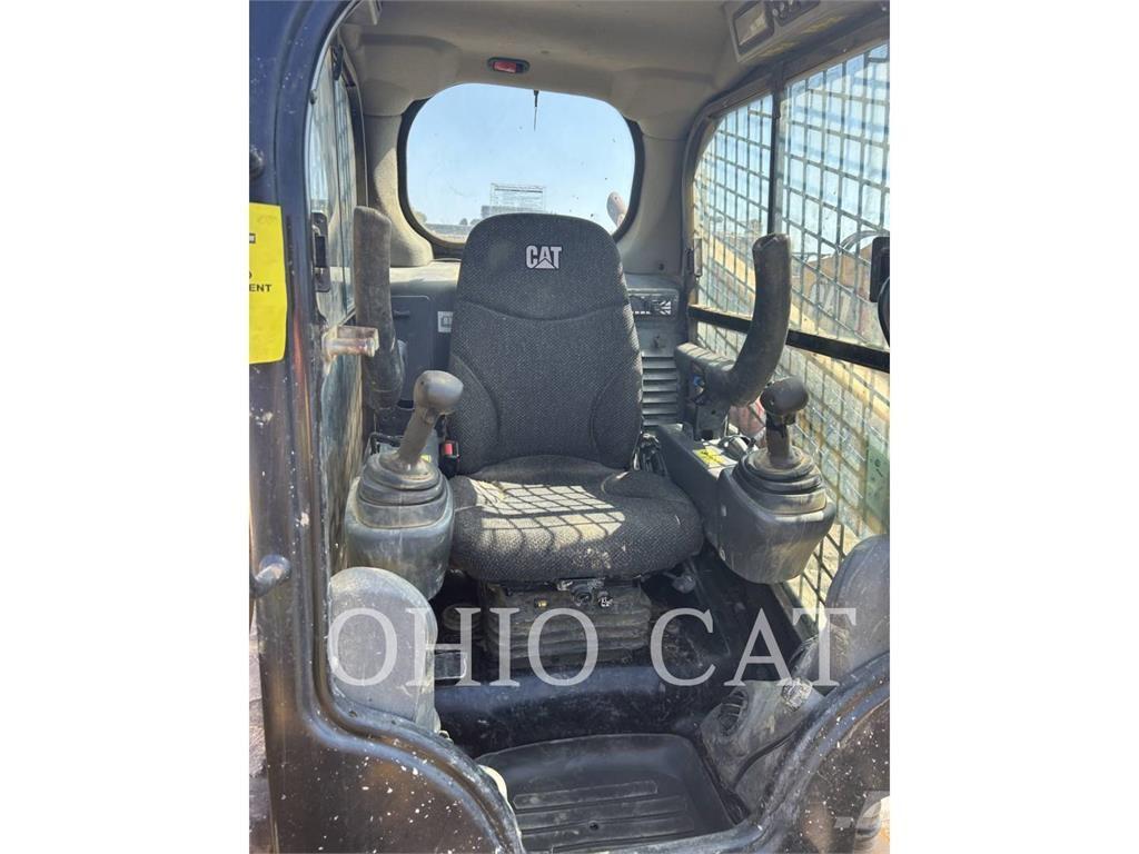 CAT 279D Pásové nakladače