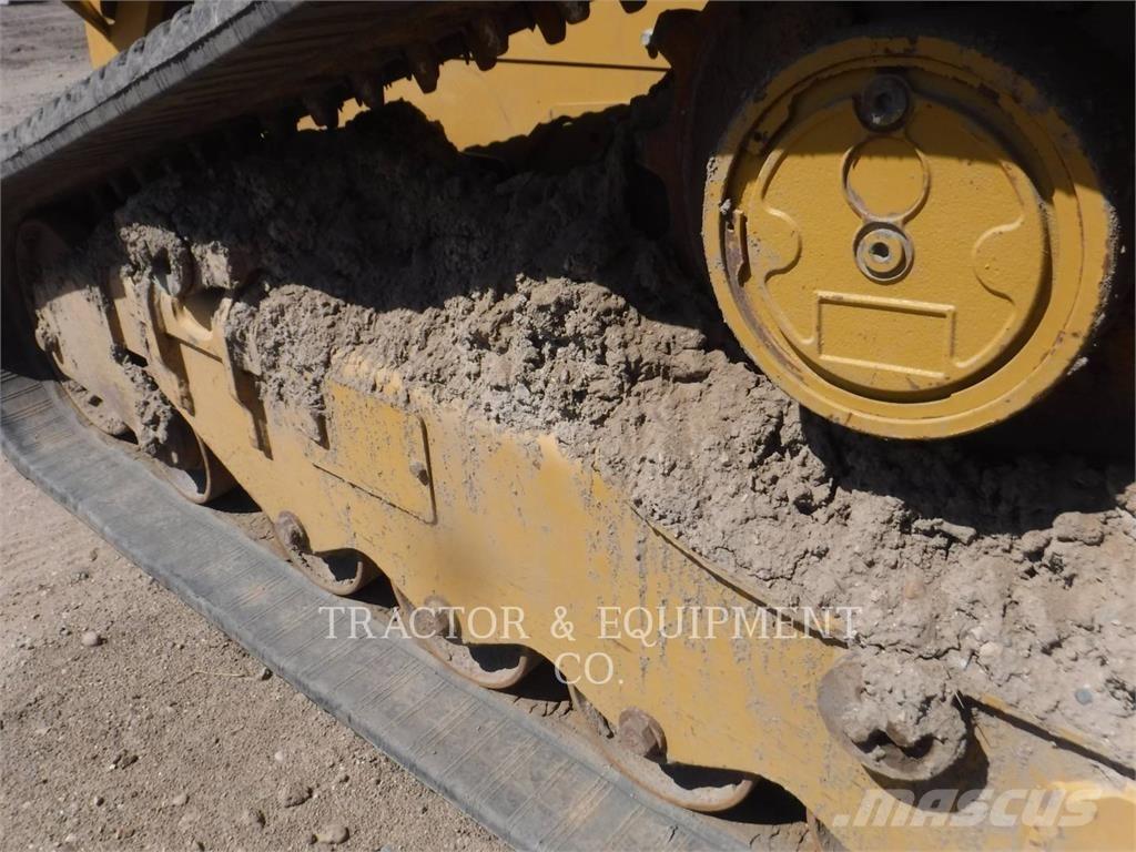 CAT 279D3 Smykem řízené nakladače