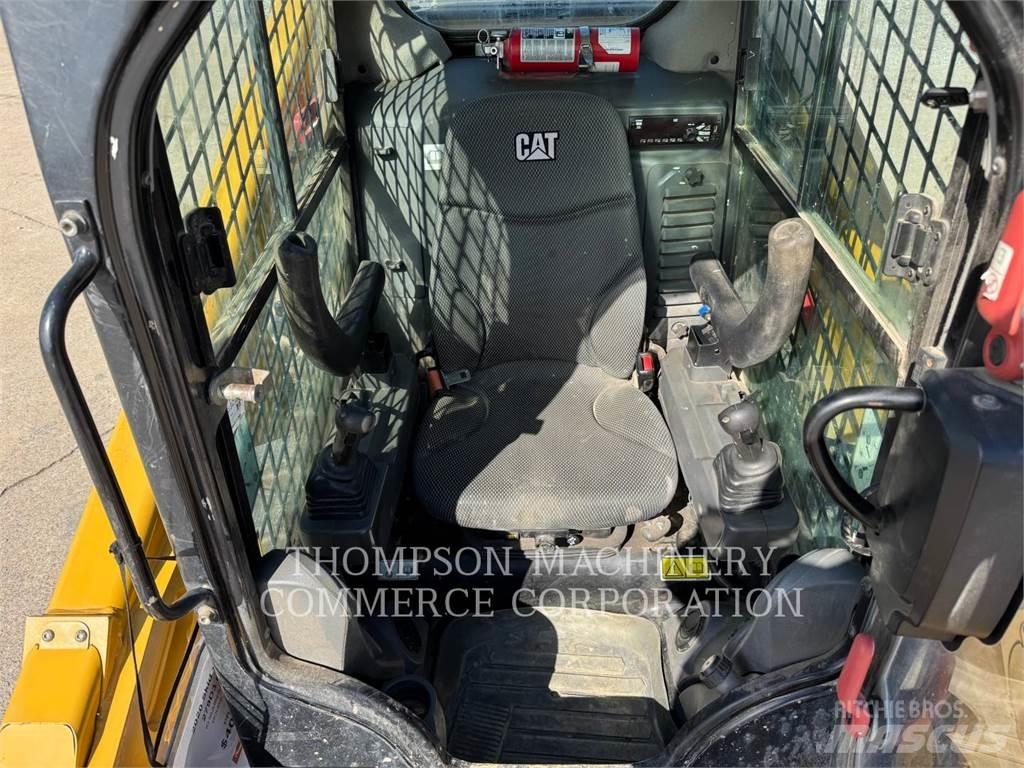 CAT 279D3 Smykem řízené nakladače