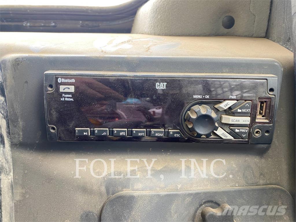 CAT 289D Pásové nakladače