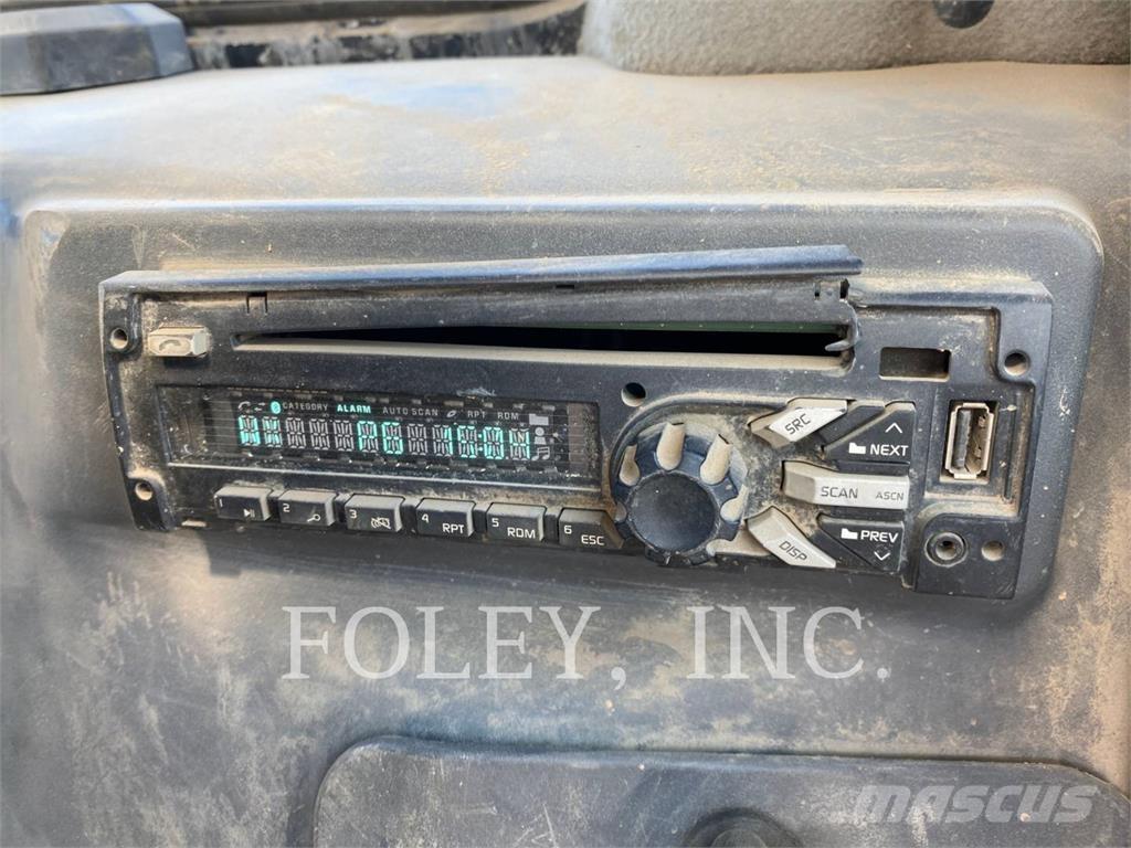 CAT 289D Pásové nakladače