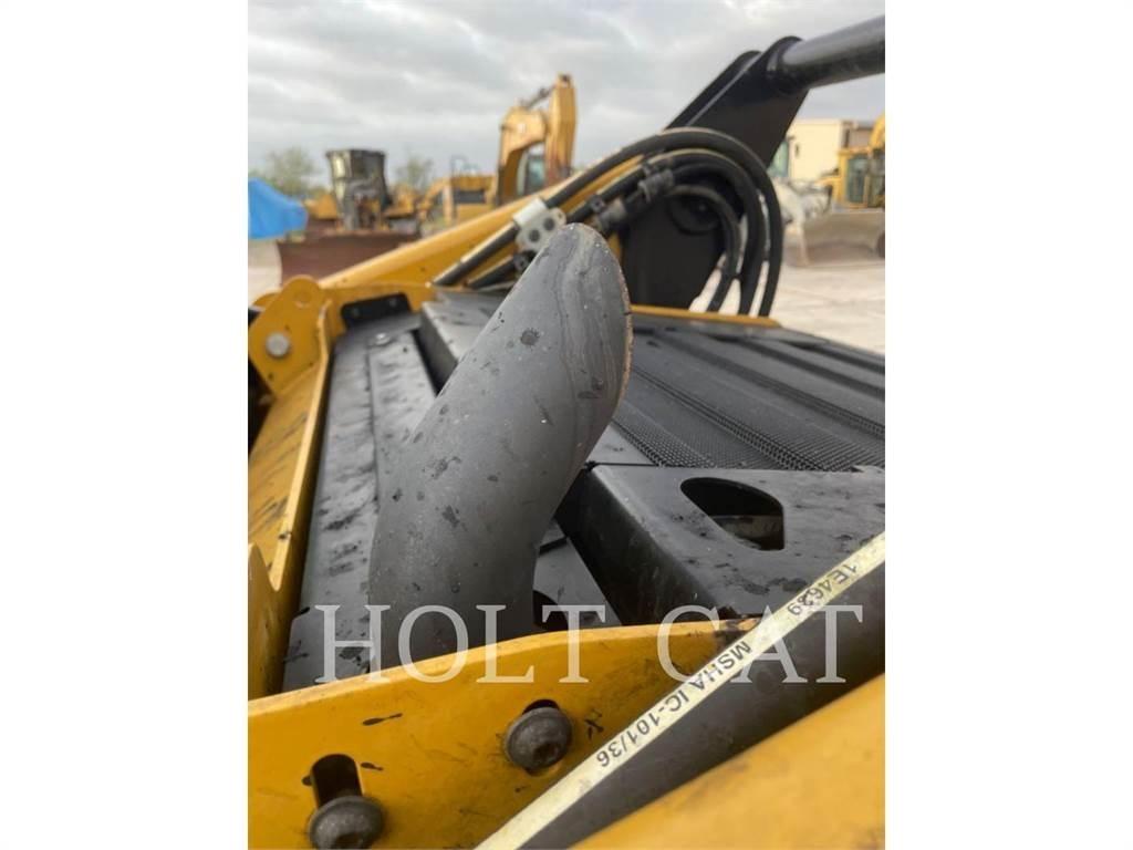 CAT 289D CAB Smykem řízené nakladače