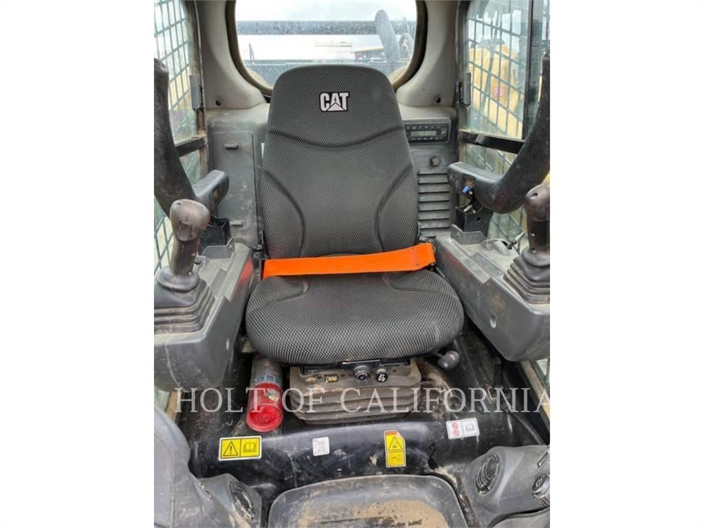 CAT 299 HF Smykem řízené nakladače