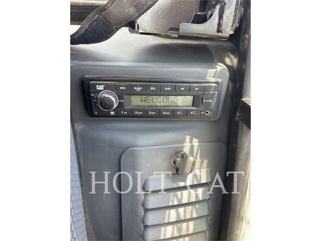CAT 299D XHP Smykem řízené nakladače
