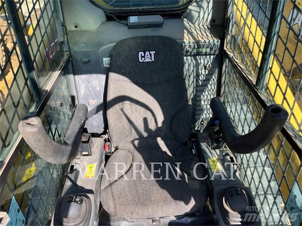 CAT 299D2 Pásové nakladače