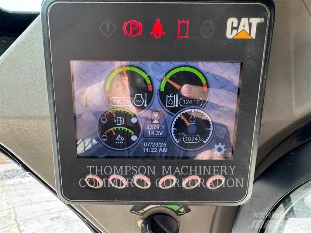 CAT 299D2 Pásové nakladače