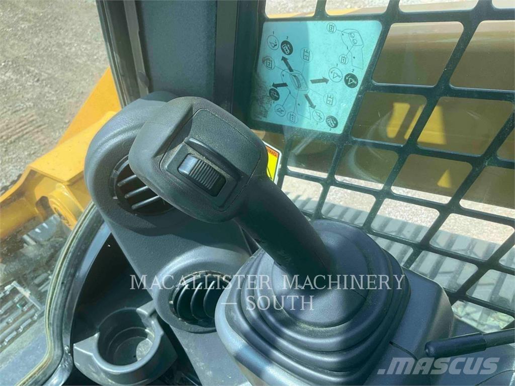 CAT 299D2 Pásové nakladače