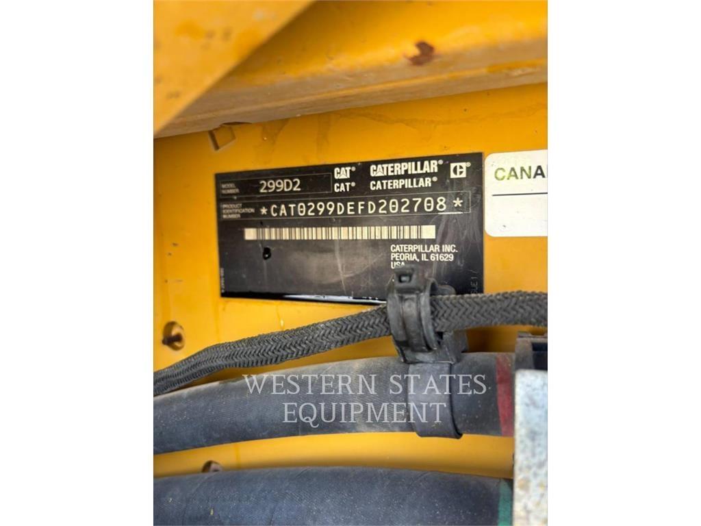 CAT 299D2 Smykem řízené nakladače