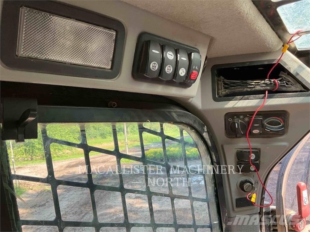 CAT 299D2 AHQ Smykem řízené nakladače