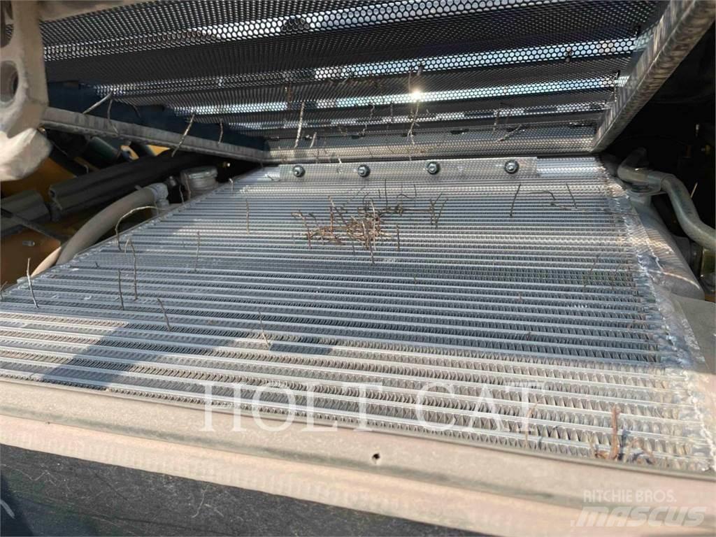 CAT 299D3 Pásové nakladače