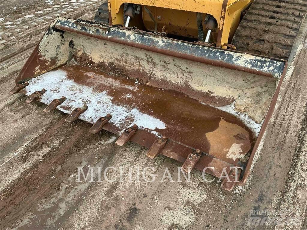 CAT 299D3 Smykem řízené nakladače