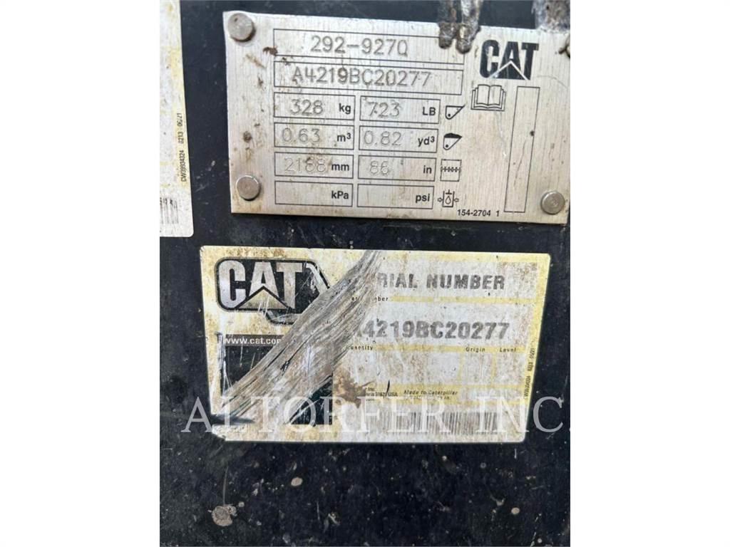 CAT 299D3 Smykem řízené nakladače