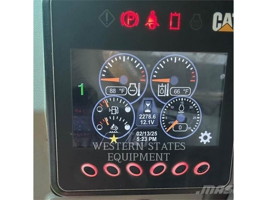 CAT 299D3 Smykem řízené nakladače