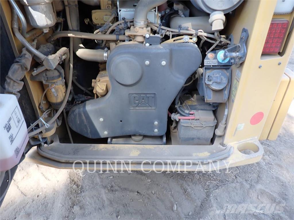 CAT 299D3 Smykem řízené nakladače