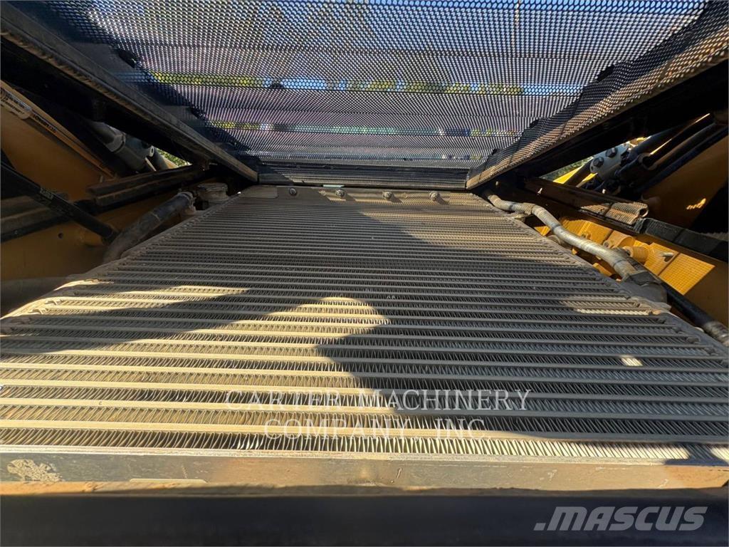 CAT 299D3 Smykem řízené nakladače