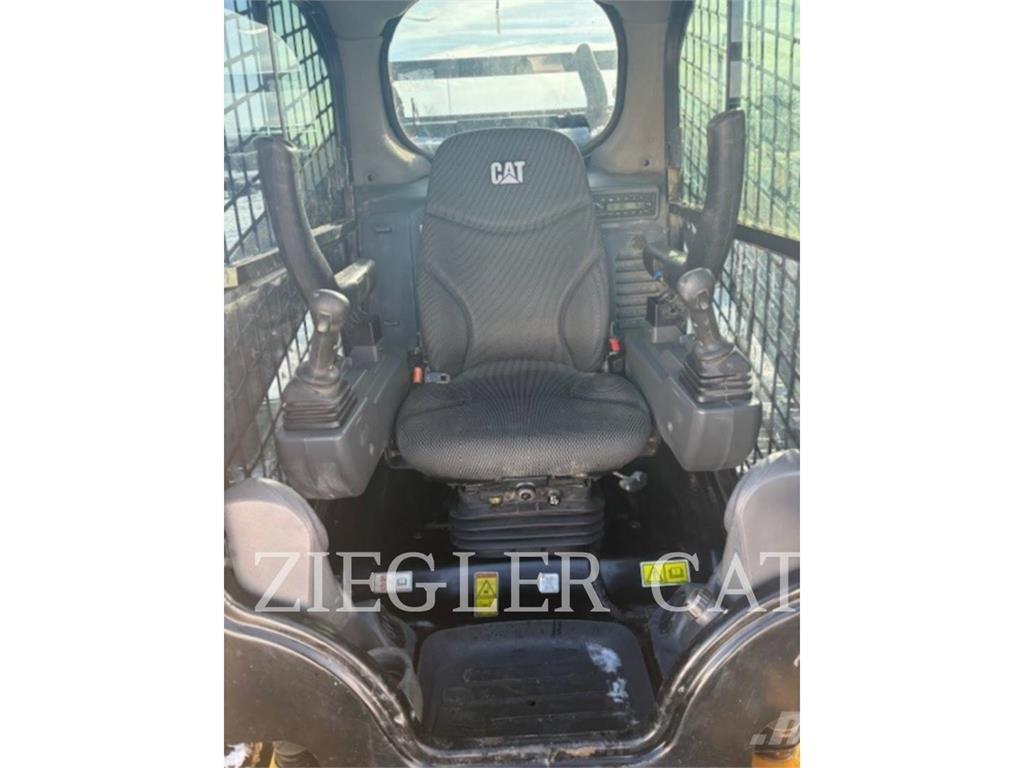 CAT 299D3 Pásové nakladače