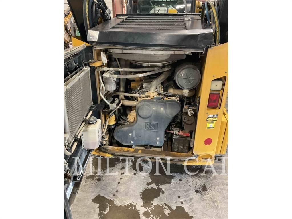 CAT 299D3 XHP Smykem řízené nakladače