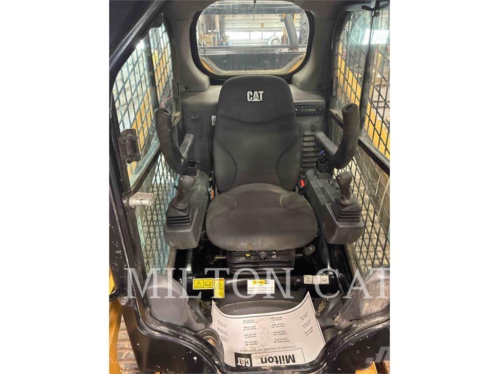 CAT 299D3 XHP Smykem řízené nakladače