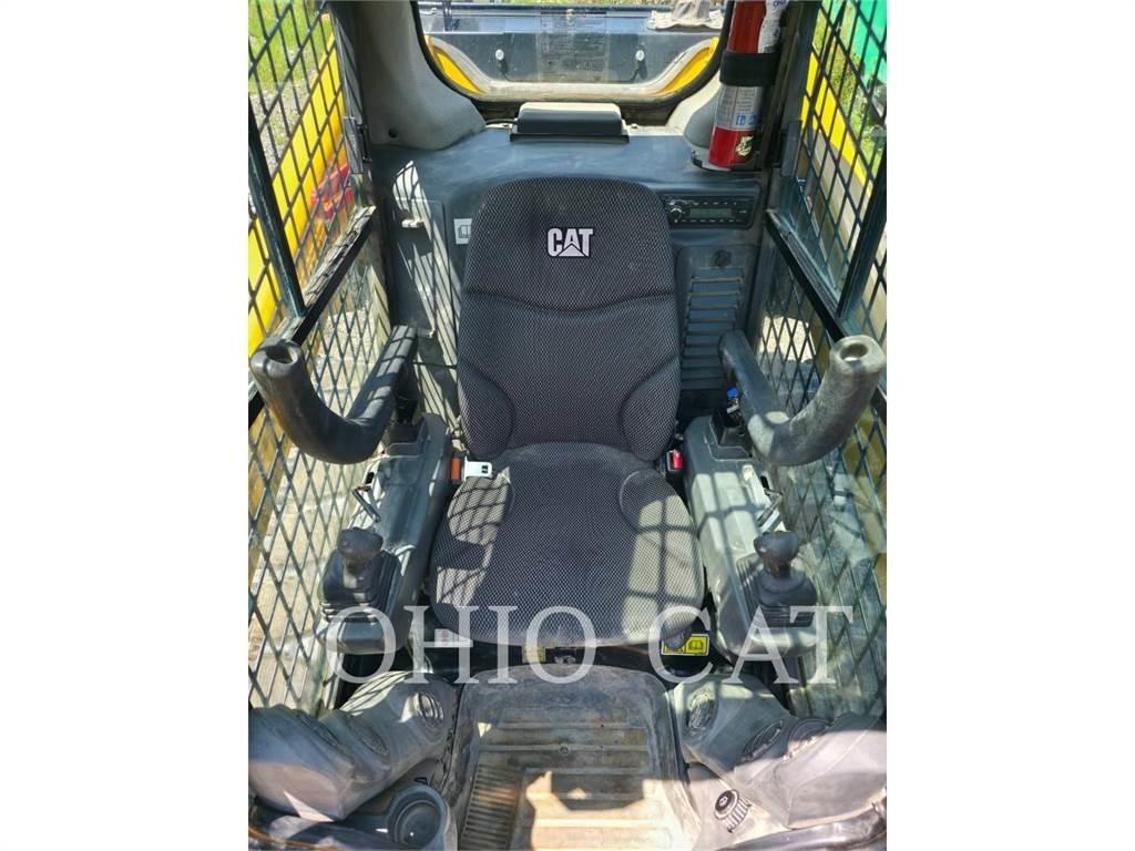 CAT 299D3XE Smykem řízené nakladače