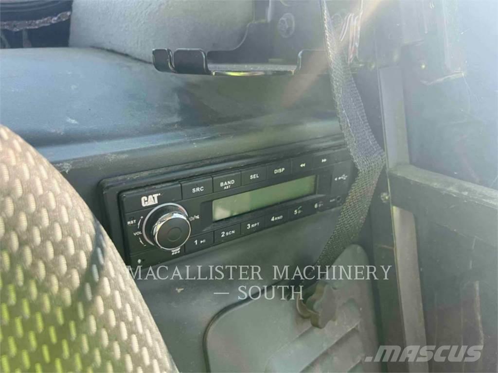 CAT 299D3XE Pásové nakladače