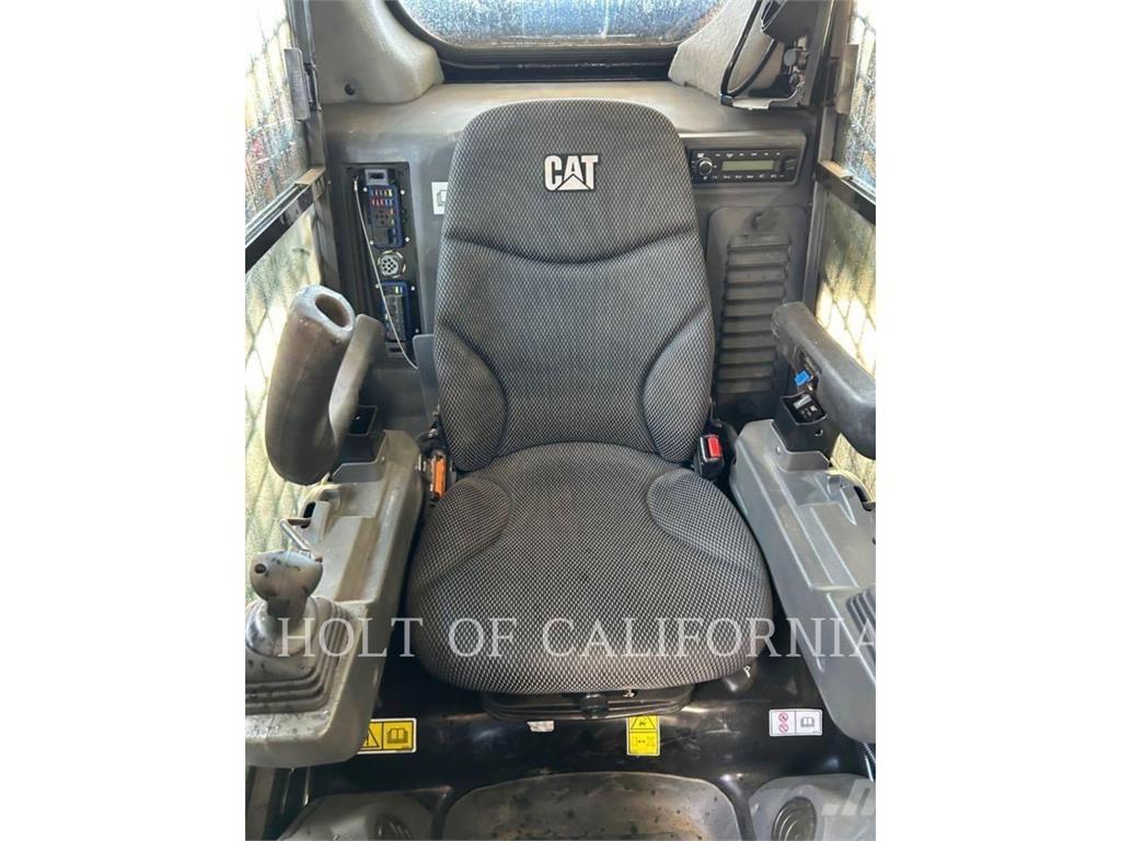 CAT 299D3XE Pásové nakladače