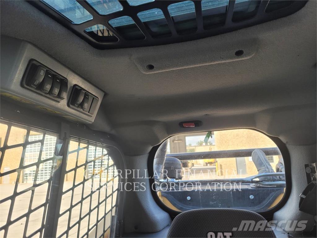 CAT 299D3XE Pásové nakladače