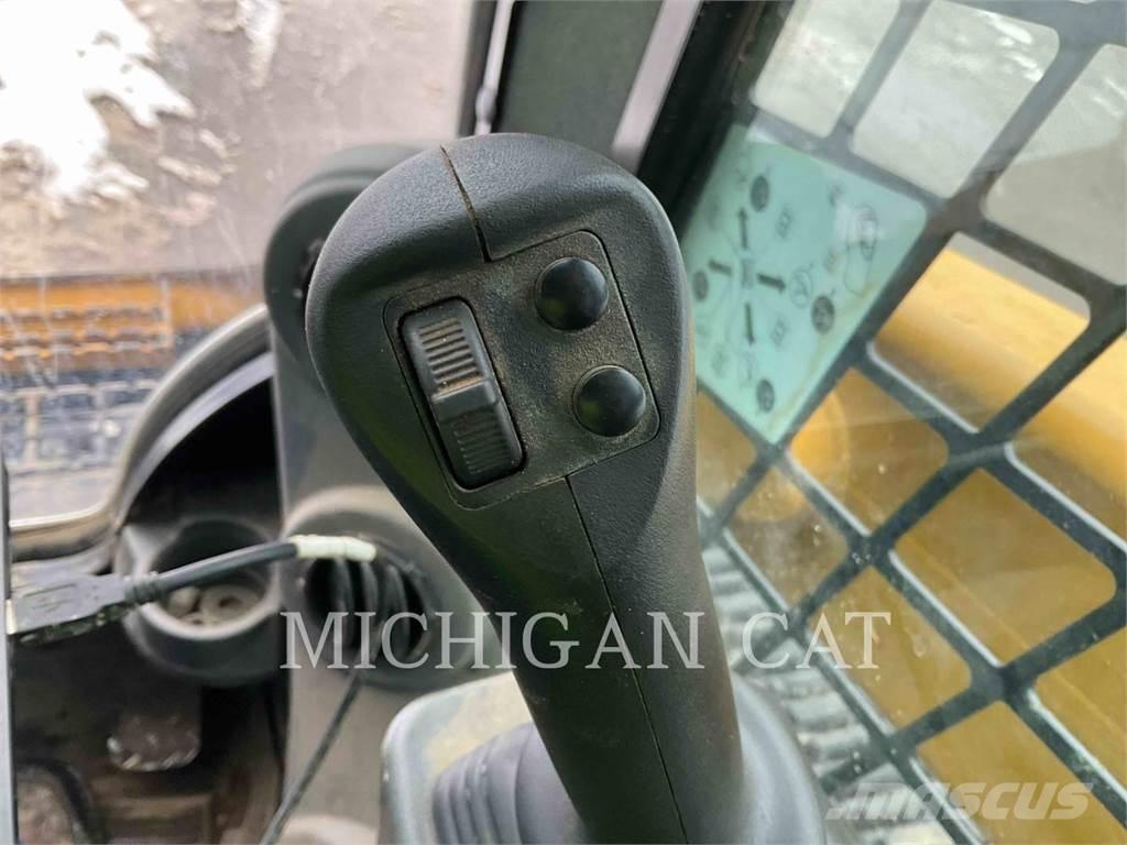 CAT 299D3XE D2AQBR Smykem řízené nakladače