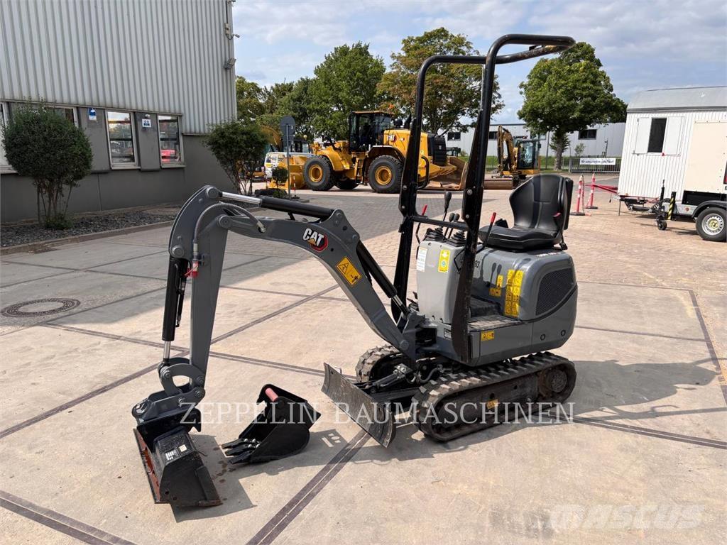 CAT 300.9D Pásová rýpadla