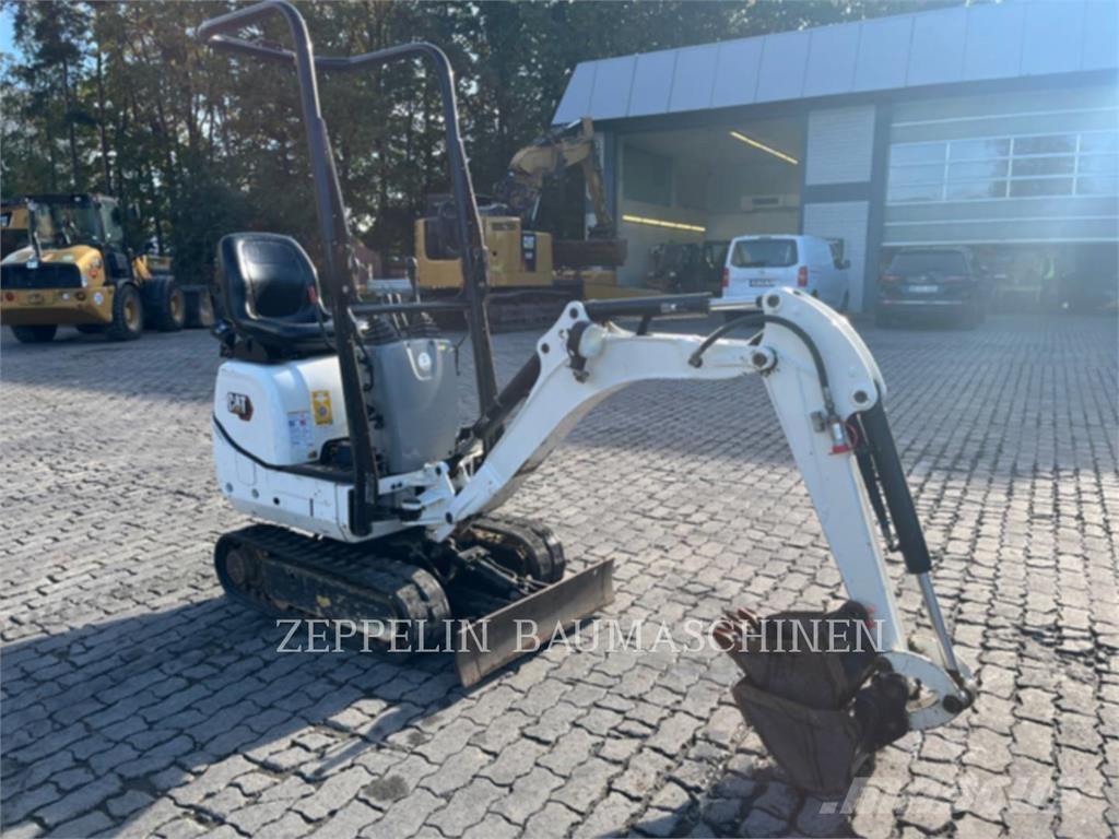 CAT 300.9D Pásová rýpadla
