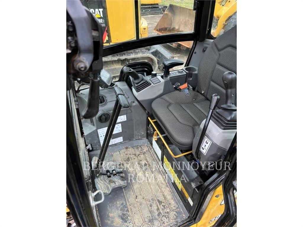 CAT 301.6-05 Pásová rýpadla