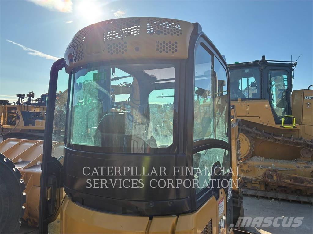 CAT 301.6-05 Pásová rýpadla