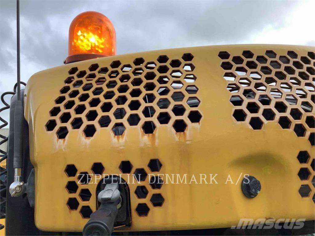 CAT 301.605 Pásová rýpadla