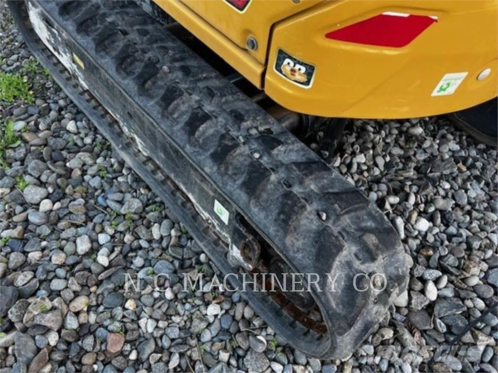 CAT 301.7 CRCN Pásová rýpadla