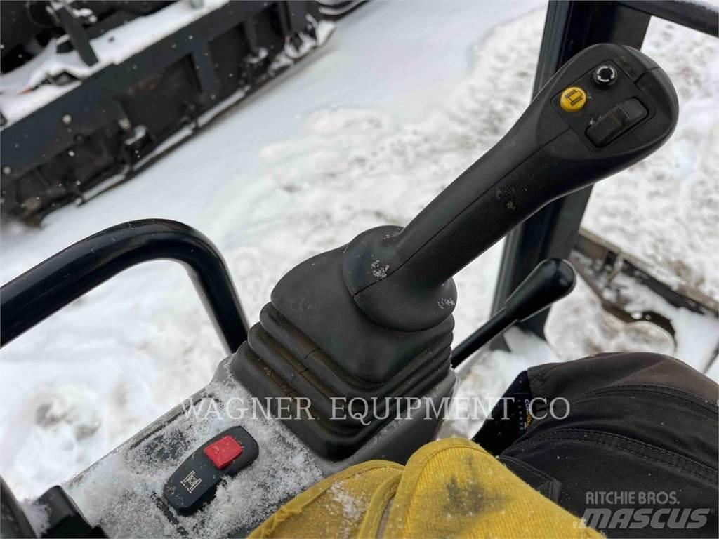 CAT 301.7CR Pásová rýpadla