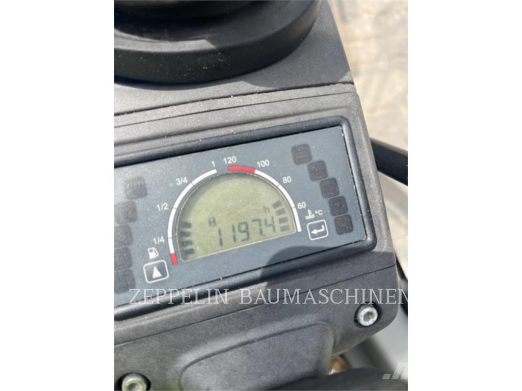 CAT 301.7D Pásová rýpadla