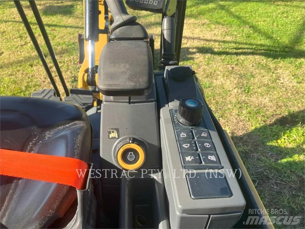 CAT 301.8 Pásová rýpadla
