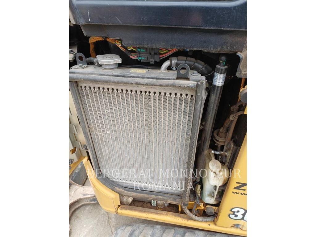 CAT 301.8-05 Pásová rýpadla