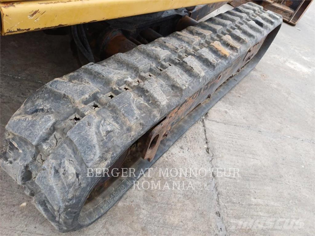 CAT 301.8-05 Pásová rýpadla