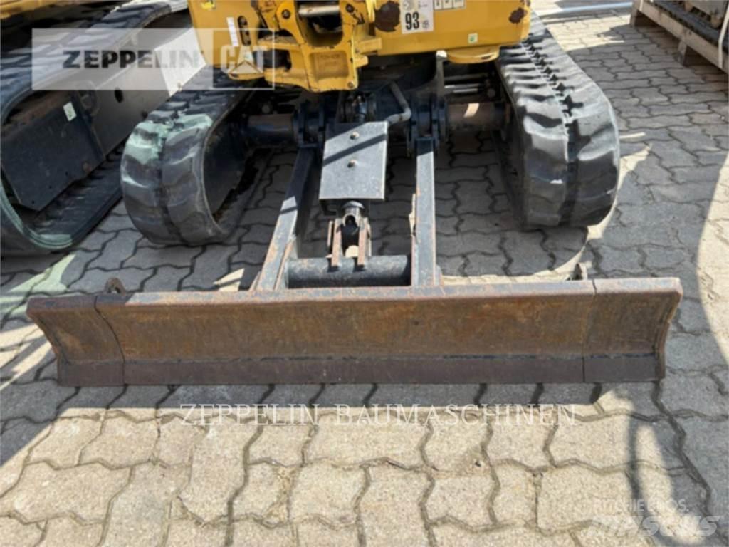 CAT 301.8-05A Pásová rýpadla
