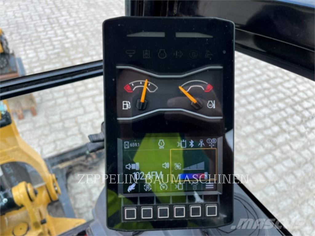 CAT 301.8-05A Pásová rýpadla