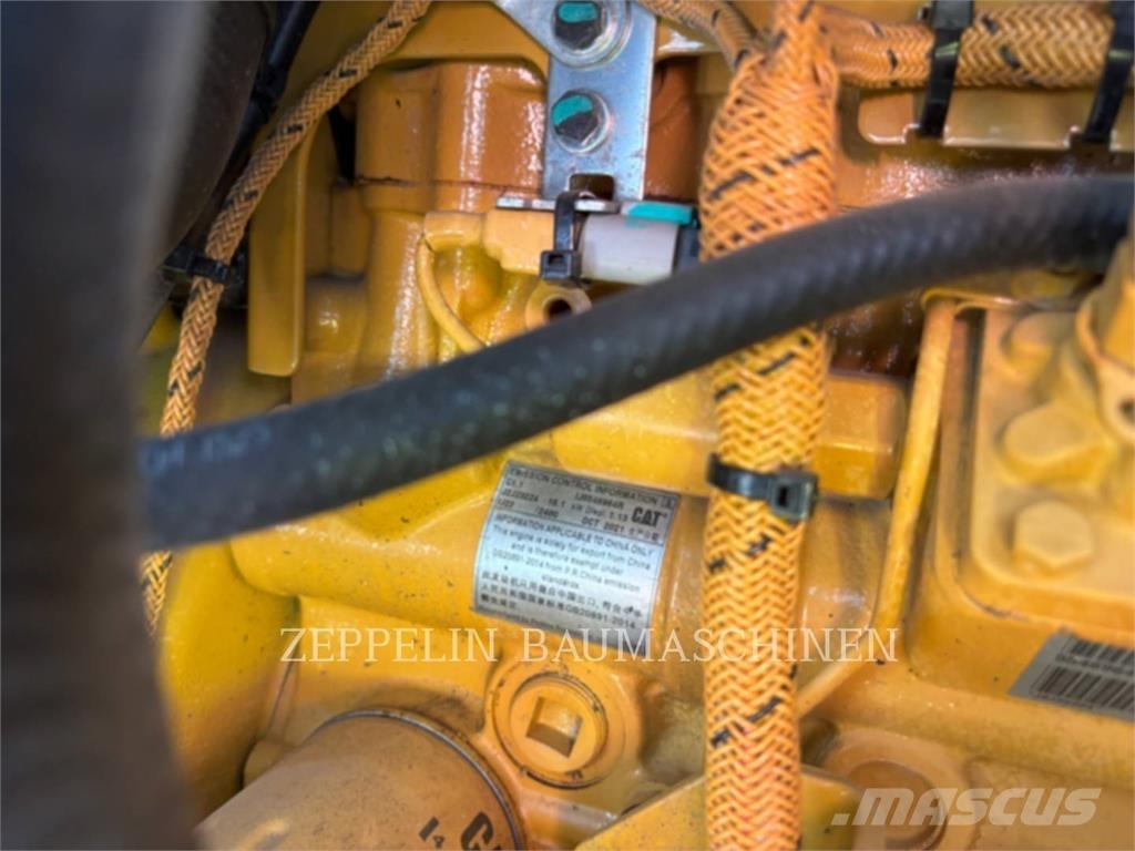 CAT 301.8-05A Pásová rýpadla