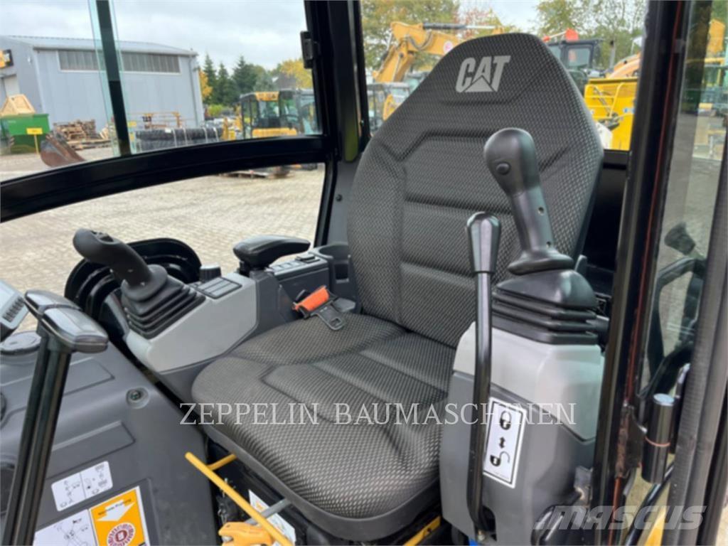 CAT 301.8-05A Pásová rýpadla