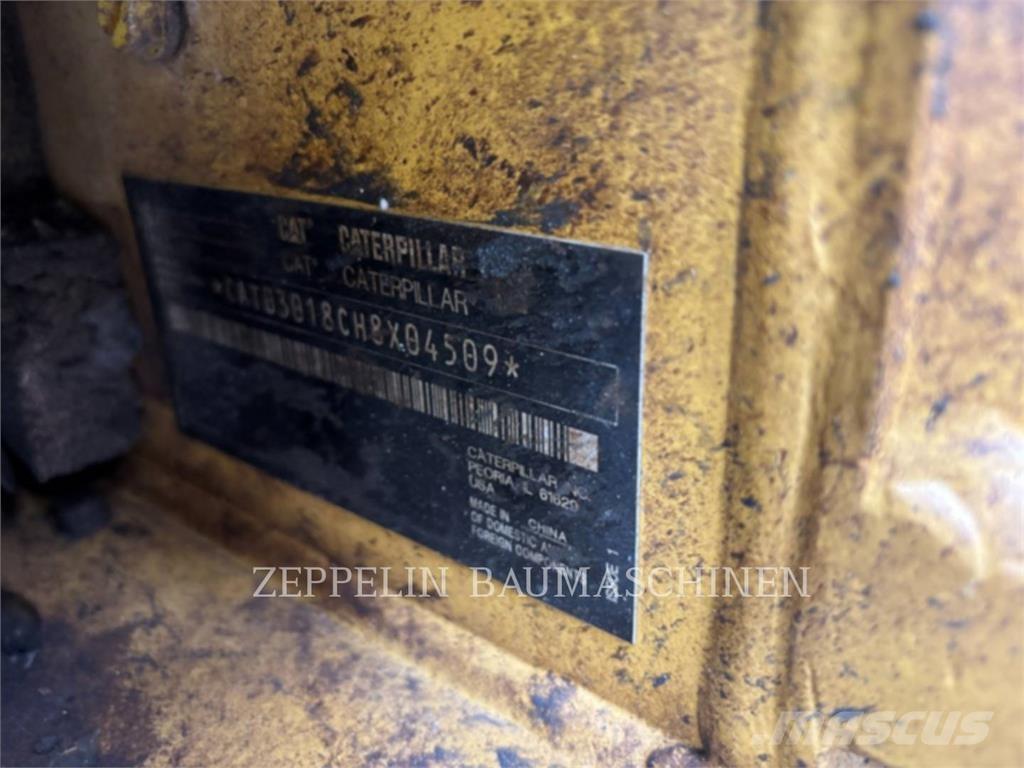 CAT 301.8-05A Pásová rýpadla