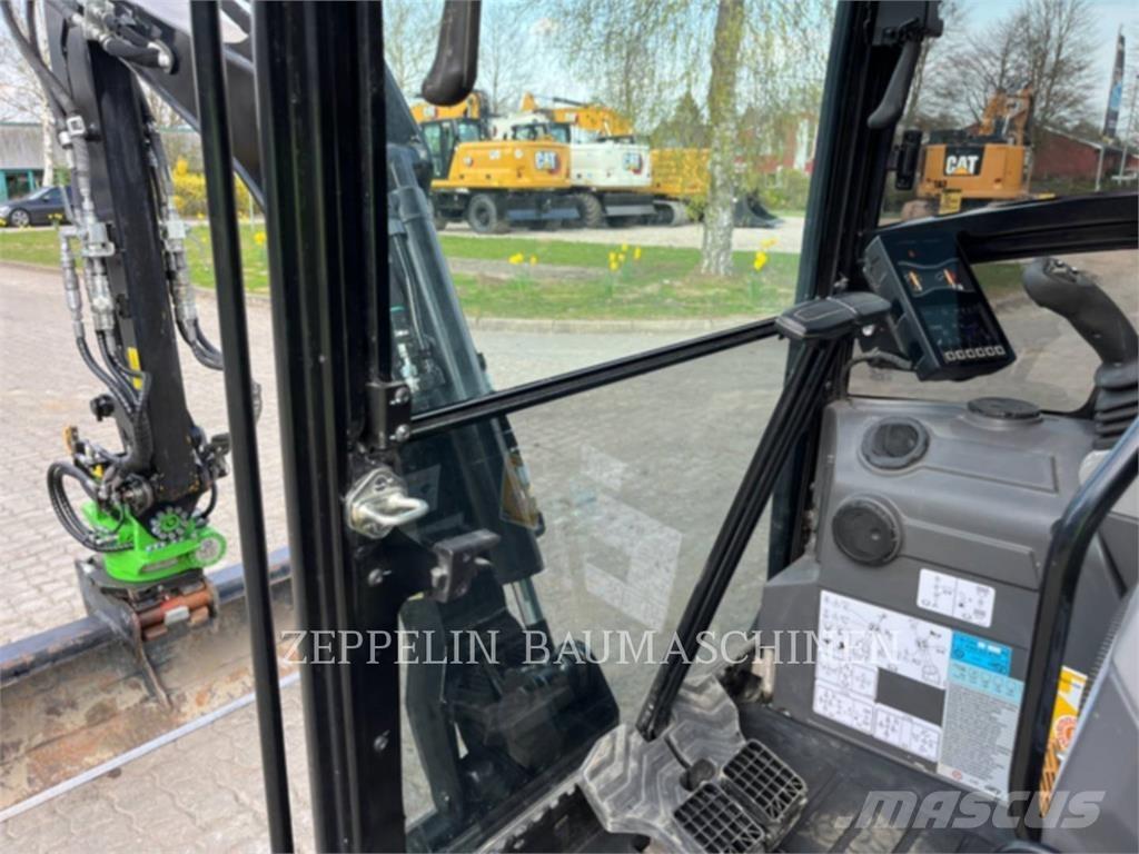 CAT 302-05A CR Pásová rýpadla